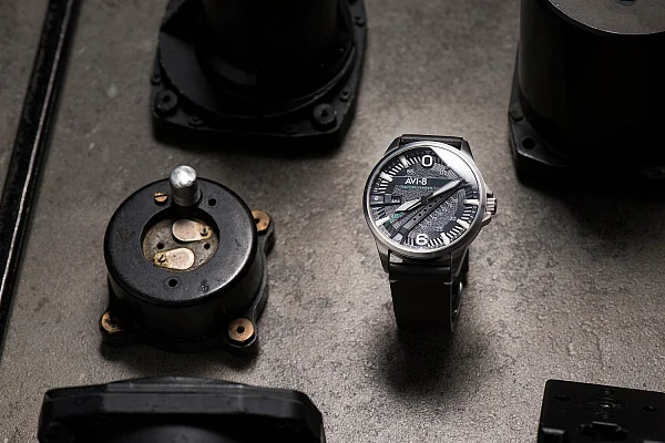 AVI-8 Hawker Harrier II Day-Date AV-4055-02