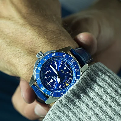Aviator Airacobra GMT OUTLET V.1.37.0.308.4