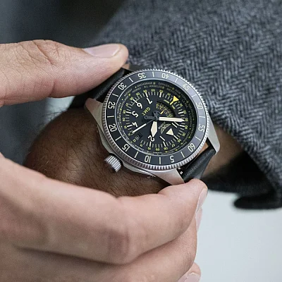 Aviator Airacobra GMT V.1.37.0.303.4