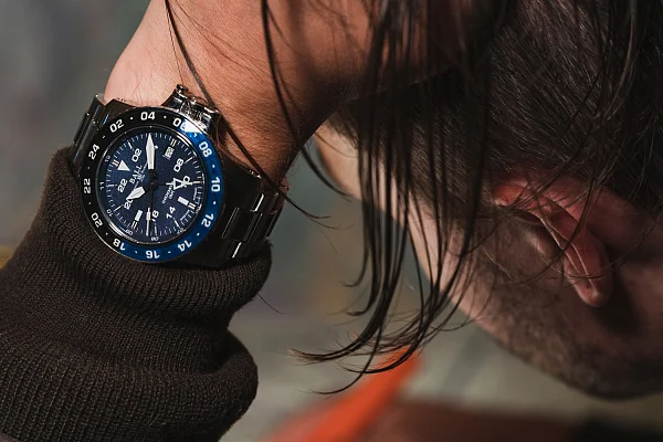 Ball Engineer Hydrocarbon AeroGMT II COSC Chronometer DG2018C-P10C-BE