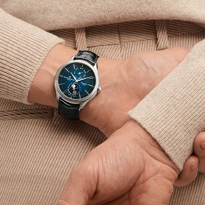 Baume & Mercier Clifton Gent Baumatic Moonphase Day-Date Leather Strap Blue Dial M0A10593