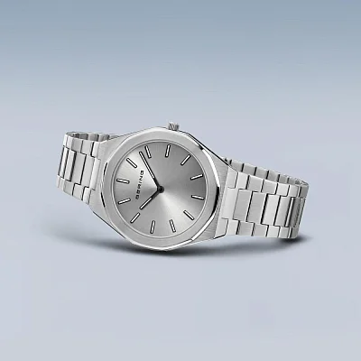 Bering Classic Gent Sapphire Octagonal Bezel 19641-700