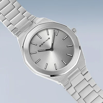 Bering Classic Gent Sapphire Octagonal Bezel 19641-700