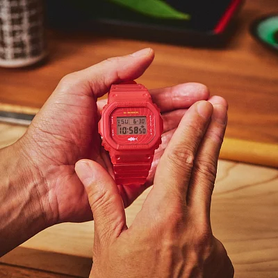 Casio G-Shock Digital Sushi Maguro Edition DW-5600SSH-4ER