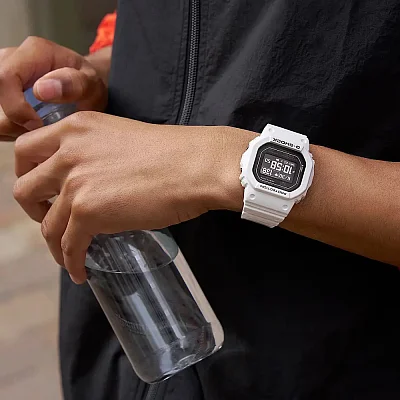 Casio G-Shock Fitness Watch G-SQUAD Digital HR Bluetooth Steptracker Solar DW-H5600-7ER