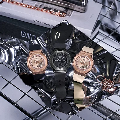 Casio G-Shock Steel Lady Analog-Digital Metal-Covered Black GM-S2110B-8AER