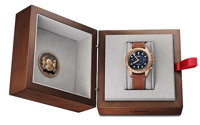 Oris Divers Carl Brashear Chronograph Bronze Limited Edition 01 771 7744 3185-Set LS