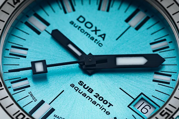 Doxa SUB 200T Aquamarine Diver Sunray Dial 804.10.241S.25