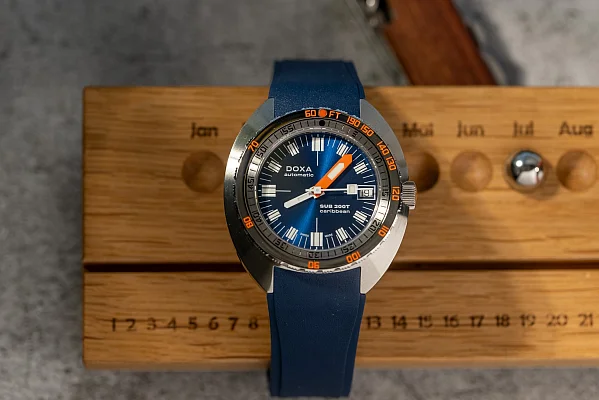 Doxa SUB 200T Caribbean Diver Sunray Dial 804.10.201S.32
