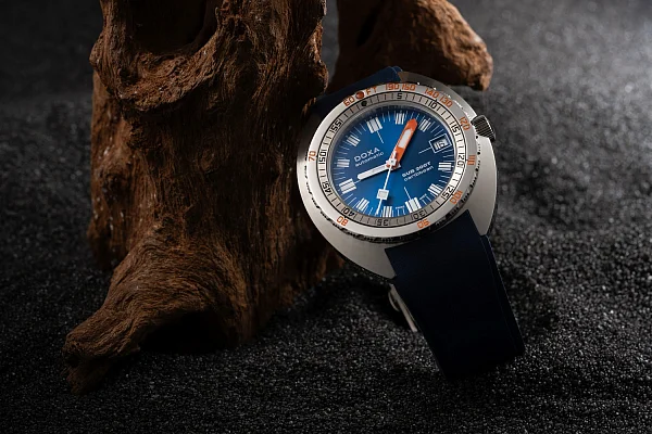 Doxa SUB 200T Caribbean Diver Sunray Dial 804.10.201S.32