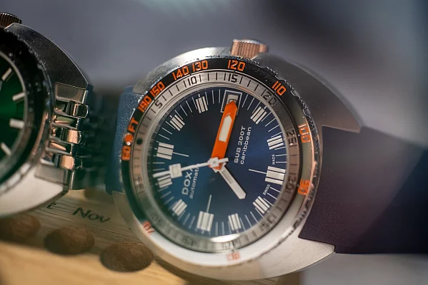 Doxa SUB 200T Caribbean Diver Sunray Dial 804.10.201S.32