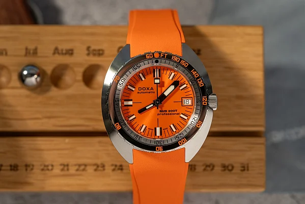 Doxa SUB 200T Professional Diver Sunray Dial 804.10.351S.21