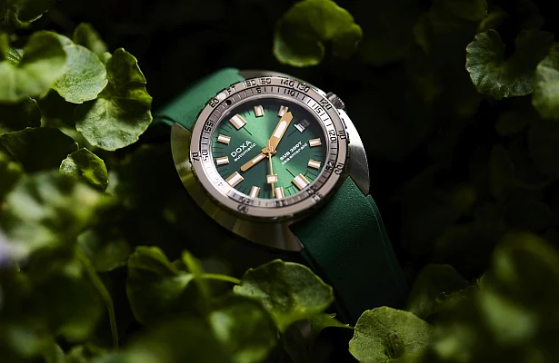 Doxa SUB 200T Seaemerald Diver Sunray Dial 804.10.131S.26