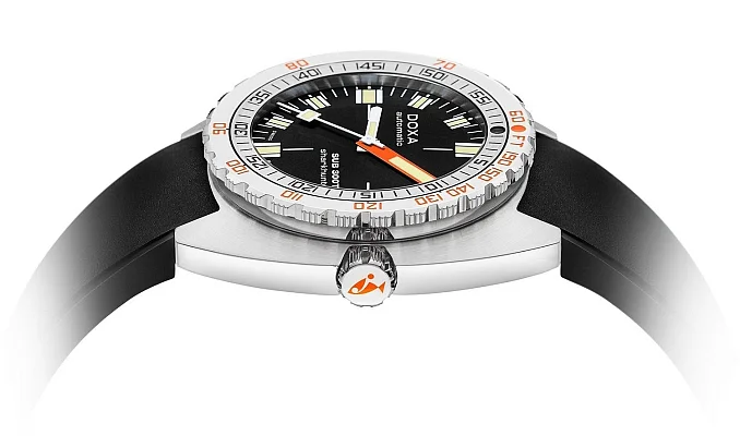 Doxa SUB 300T Sharkhunter Diver 840.10.101.20