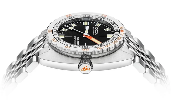 Doxa SUB 300T Sharkhunter Diver 840.10.101.10