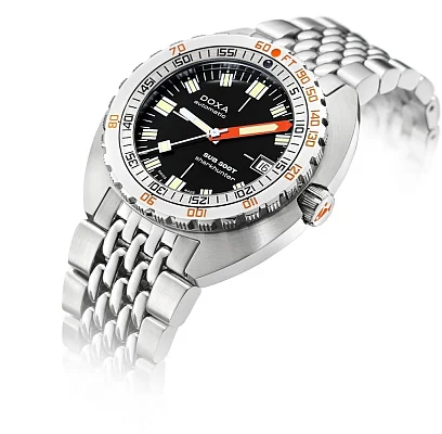 Doxa SUB 300T Sharkhunter Diver 840.10.101.10