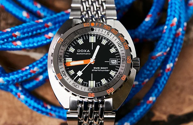 Doxa SUB 300T Sharkhunter Diver 840.10.101.10