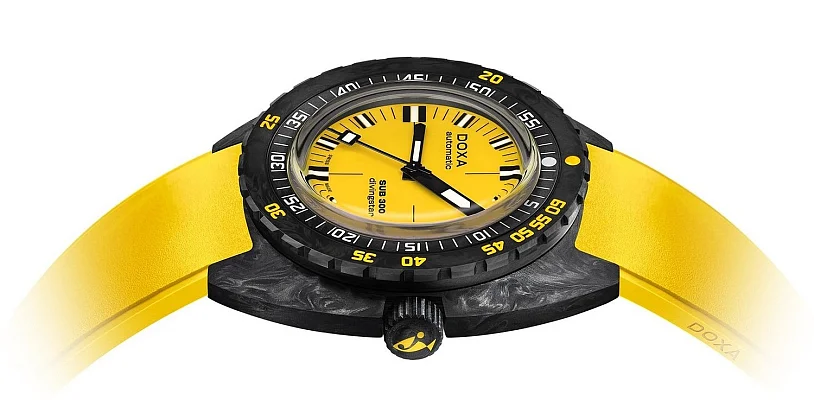 Doxa SUB 300 Carbon Divingstar Diver COSC Chronometer 822.70.361.31