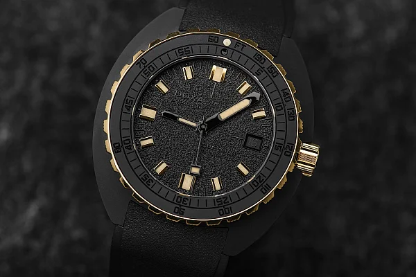 Doxa SUB 300 Beta Sharkhunter Diver COSC Chronometer Ceramic and 18k Gold Bezel 830.20.101.20
