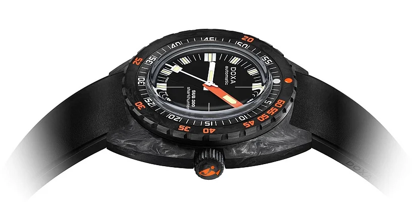 Doxa SUB 300 Carbon Sharkhunter Diver COSC Chronometer 822.70.101.20
