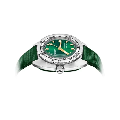 Doxa SUB 300 Sea Emerald Diver COSC Chronometer NATO Strap 821.10.131.26-N