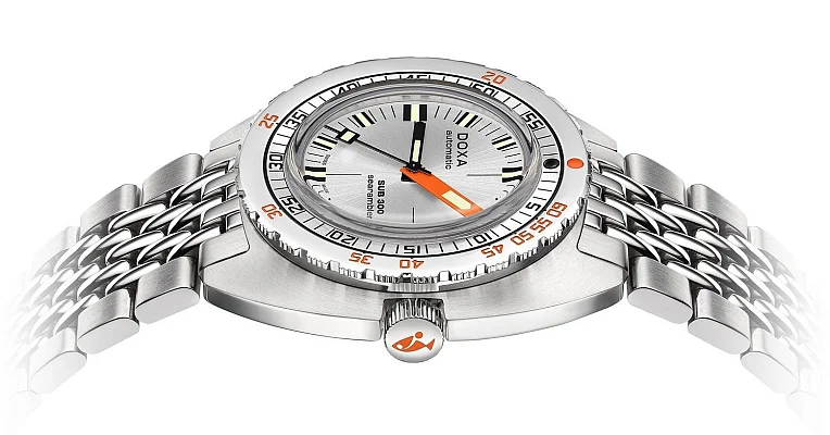 Doxa SUB 300 Searambler Diver COSC Chronometer 821.10.021.10