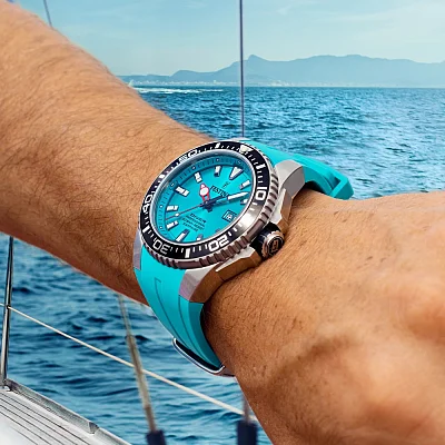 Festina Professional Diver Date Sapphire Ice Blue F20664/5