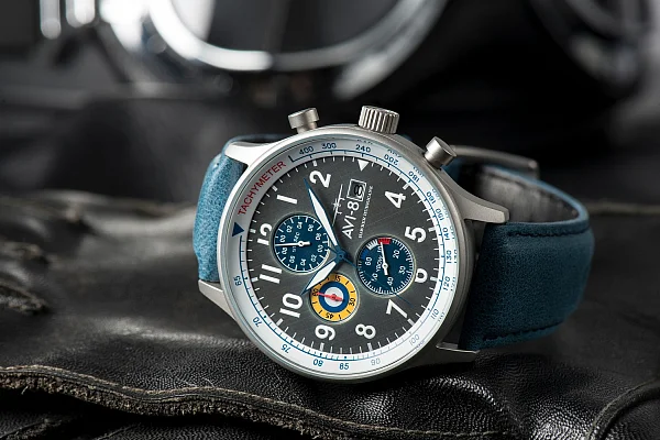 AVI-8 Hawker Hurricane Chrono AV-4011-0F