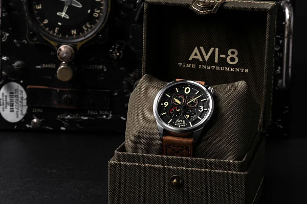 AVI-8 Lancaster Bomber Day-Date GMT AV-4050-01