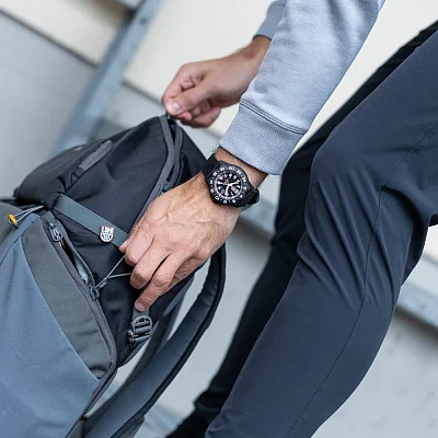 Luminox F-117 Nighthawk GMT 6400 Series XA.6421