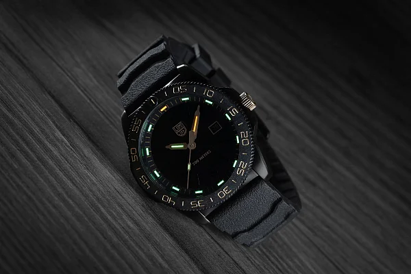 Luminox Pacific Diver 3120 Series Gold Limited Edition XS.3121.BO.GOLD