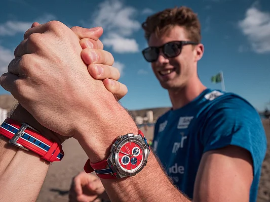 Maurice Lacroix Aikon Gent Chronograph Quartz Steel Beachvolley Vikings Special Edition AI1018-SS001-530-6