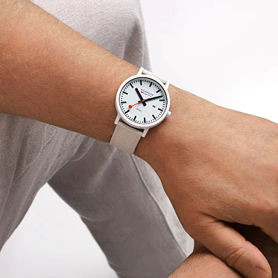 Mondaine SBB essence Solar Date MS1.41910.LA