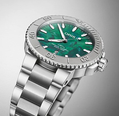 Oris Aquis II Date 43.5mm Relief x Bracenet 01 733 7730 4137-07 8 24 05PEB
