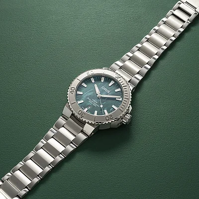 Oris Aquis II Date 43.5mm Relief x Bracenet 01 733 7730 4137-07 8 24 05PEB