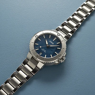 Oris Aquis Lady Date Relief Blue Mother of Pearl 01 733 7770 4155-07 8 18 05P