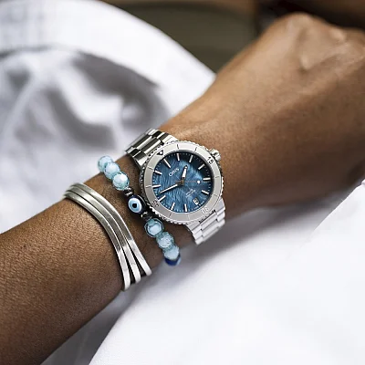 Oris Aquis Lady Date Relief Blue Mother of Pearl 01 733 7770 4155-07 8 18 05P
