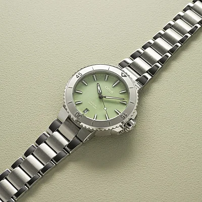 Oris Aquis Lady Date Relief Green Mother of Pearl 01 733 7770 4157-07 8 18 05P