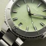  Zdjęcie 4 Oris Aquis Lady Date Relief Green Mother of Pearl 01 733 7770 4157-07 8 18 05P