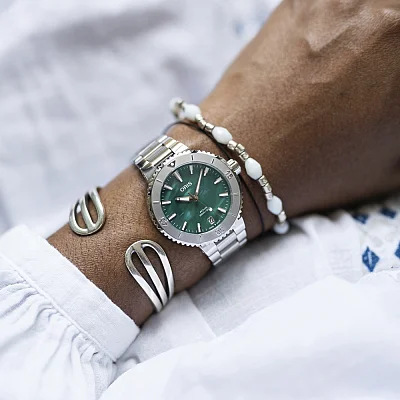 Oris Aquis Lady Date Relief x Bracenet 01 733 7770 4137-07 8 18 05P