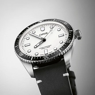 Oris Divers Sixty-Five Social Club Warsaw 01 733 7707 4051 OSC-WAW-Set
