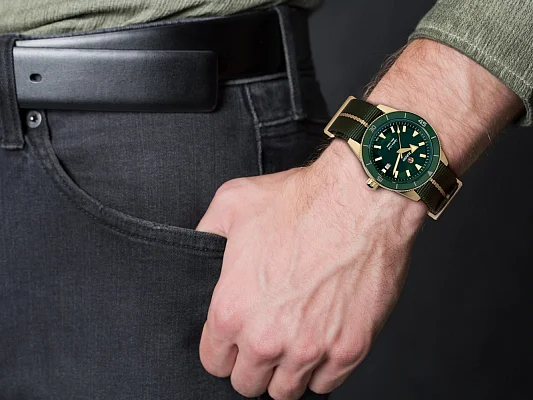Rado Captain Cook Gent Automatic 42mm Bronze Green Dial NATO R32504317