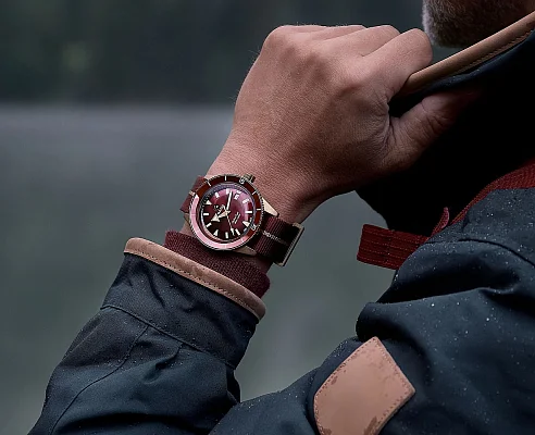 Rado Captain Cook Gent Automatic 42mm Bronze Burgundy Dial R32504407