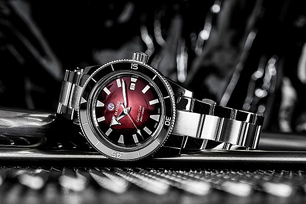 Rado Captain Cook Gent Automatic 42mm Red R32105353