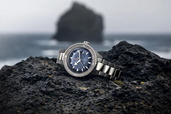 Rado Captain Cook High-Tech Ceramic Diver Gent Automatic 43mm Plasma R32144202
