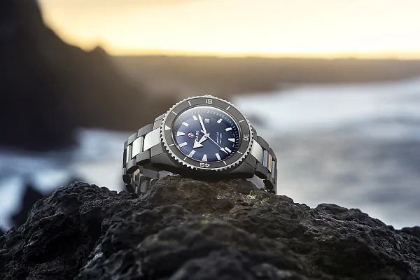 Rado Captain Cook High-Tech Ceramic Diver Gent Automatic 43mm Plasma R32144202
