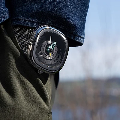 SEVENFRIDAY PE1/01M Mean Time GMT Automatic Mesh SF-PG1/01M