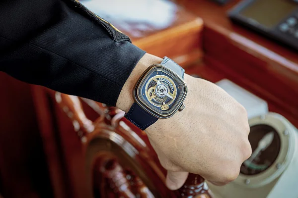 SEVENFRIDAY PS1/03 YACHT CLUB III Automatic Limited Edition SF-PS1/04