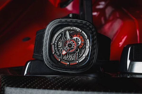 SEVENFRIDAY PS3/02 RUBY CARBON Automatic Limited Edition SF-PS3/02