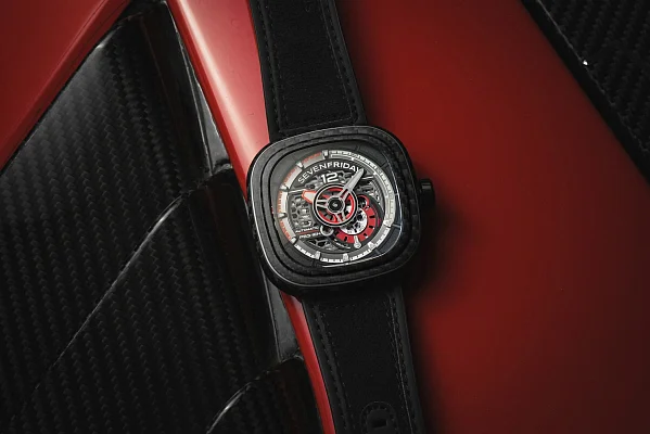 SEVENFRIDAY PS3/02 RUBY CARBON Automatic Limited Edition SF-PS3/02